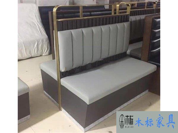 卡座沙發(fā)的皮革材質有哪些分類 